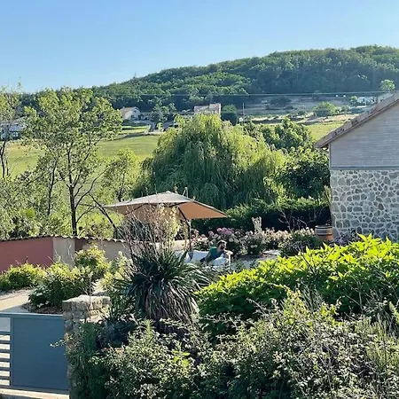 De Charme 5 Etoiles Pour Couple Avec Sauna Et Jacuzzi Exterieurs Privatifs *